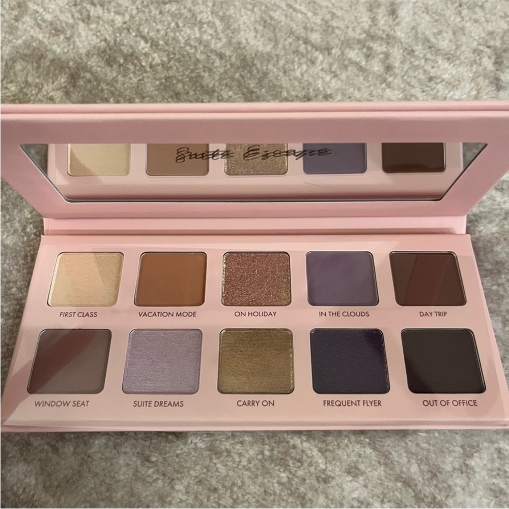NIB 2 Eye shadow color pallets Lot wander suite escape Hipdot Zion bold matte